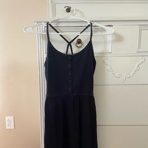 Black sleeveless dress